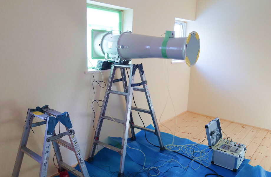 全棟気密測定C値0.22㎠/㎡